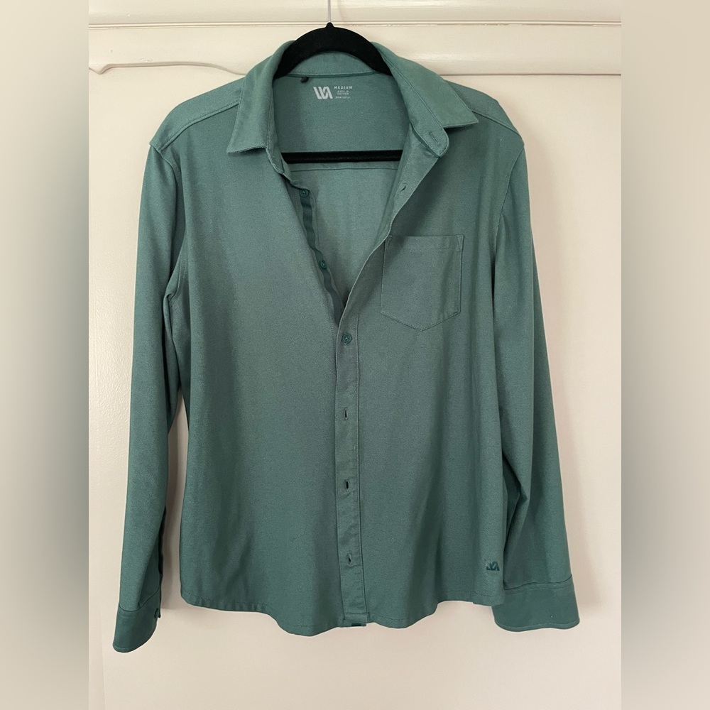 Men’s Pique VRST Button Down Size M